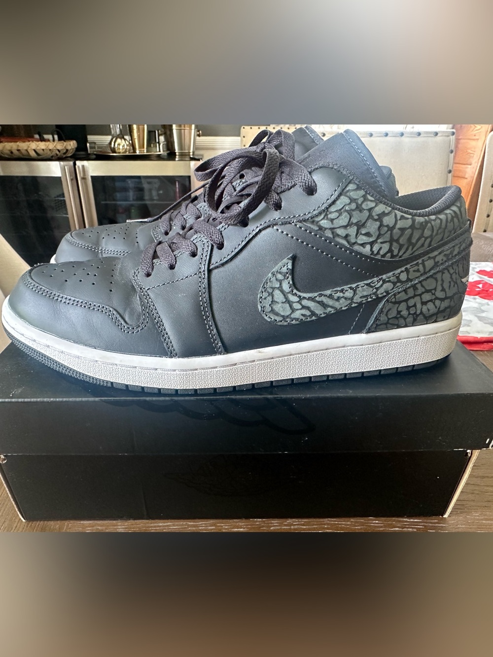 Jordan Low-Top Sneakers in Dark Gray and White - Picture 4 of 9